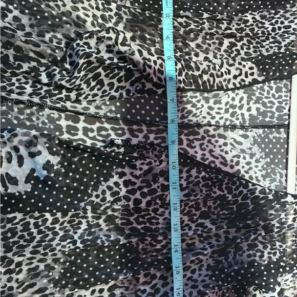 Zero 2 eight Black and tan Patterned op bed cardigan size small - Picture 6 of 8